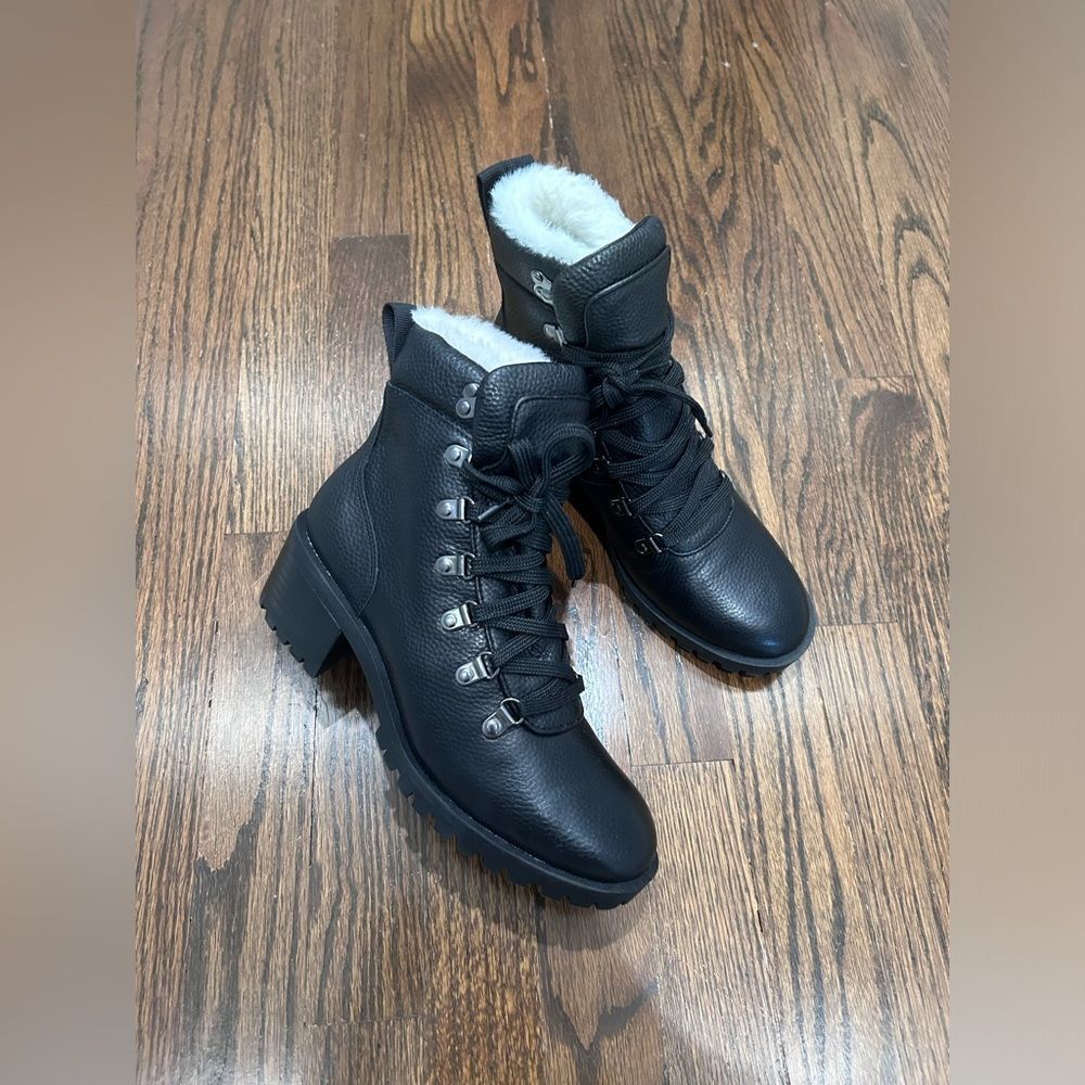 New Caslon Tatum Faux Fur Lined Lug Women Leather Bootie size 7 Black
